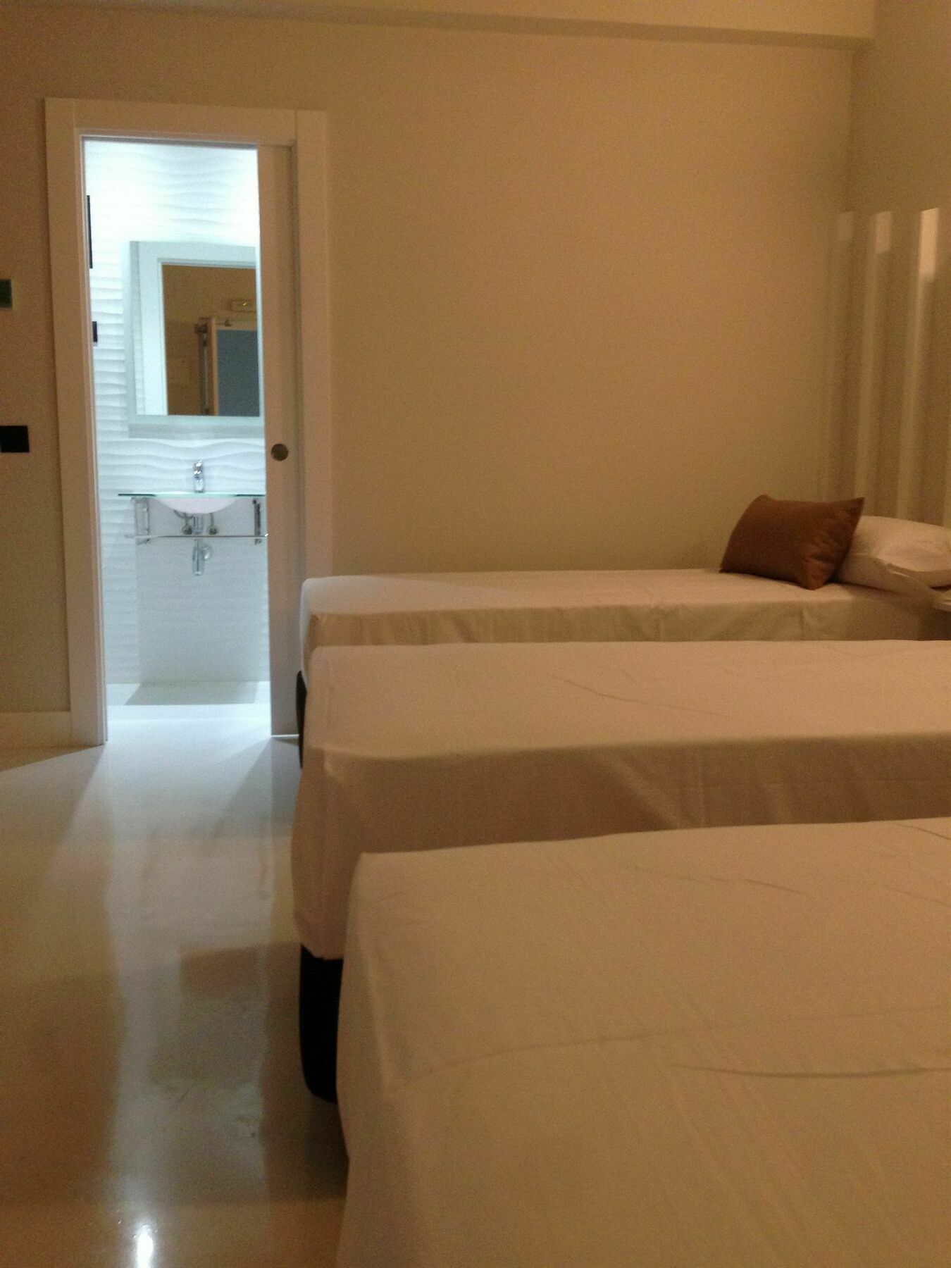 Hostal Gran Via 44 Madrid Exterior photo